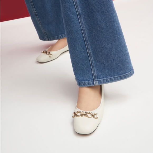 Charles & Keith Ballerina Flats - Picture 3 of 9